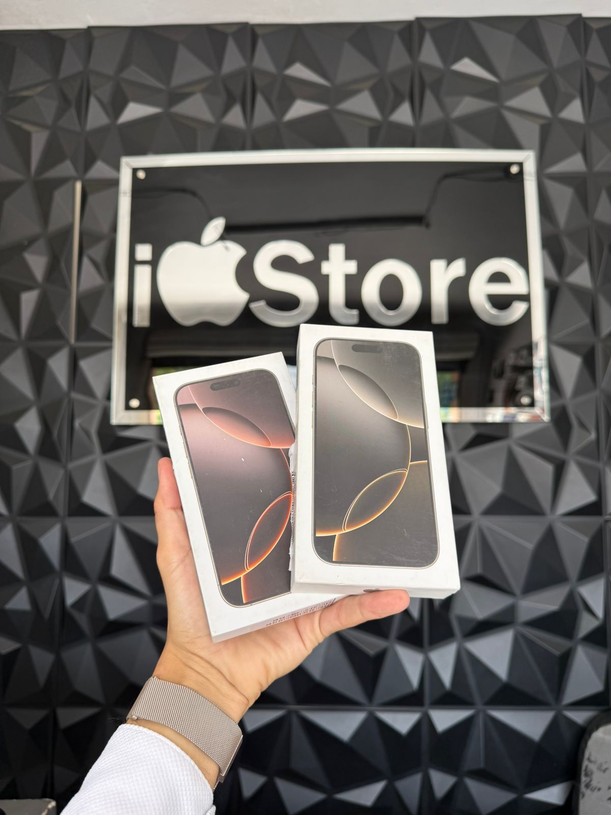 iPhone 16 Pro