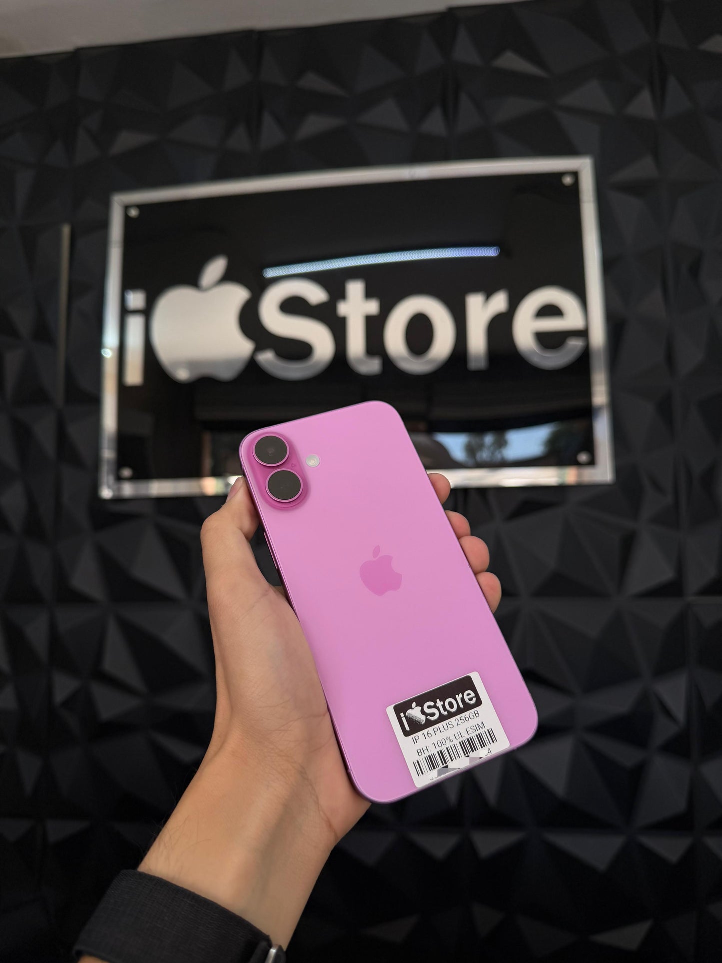 iPhone 16 Plus