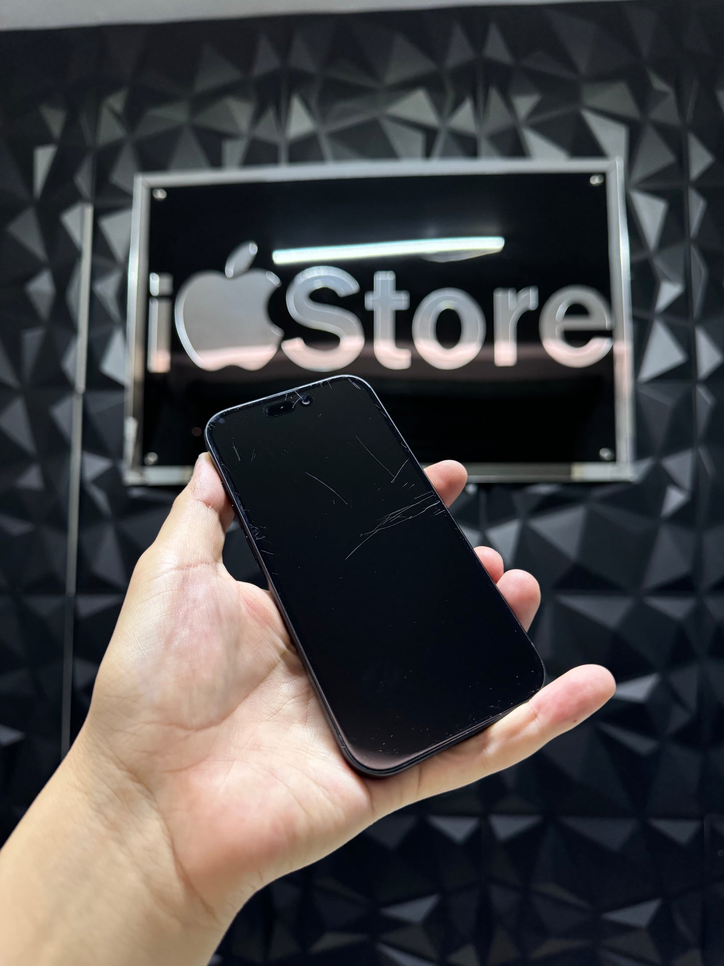 iPhone 15 256GB